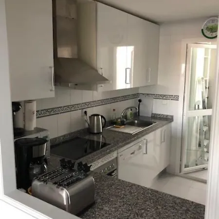 Duquesa - Superb Sea Views & Overlooking Pool Apartment *