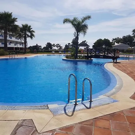 Duquesa - Superb Sea Views & Overlooking Pool Apartment *