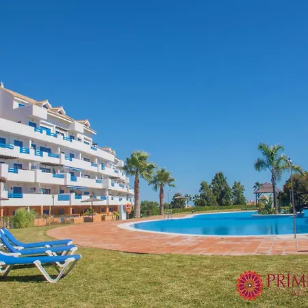 Duquesa - Superb Sea Views & Overlooking Pool Manilva
